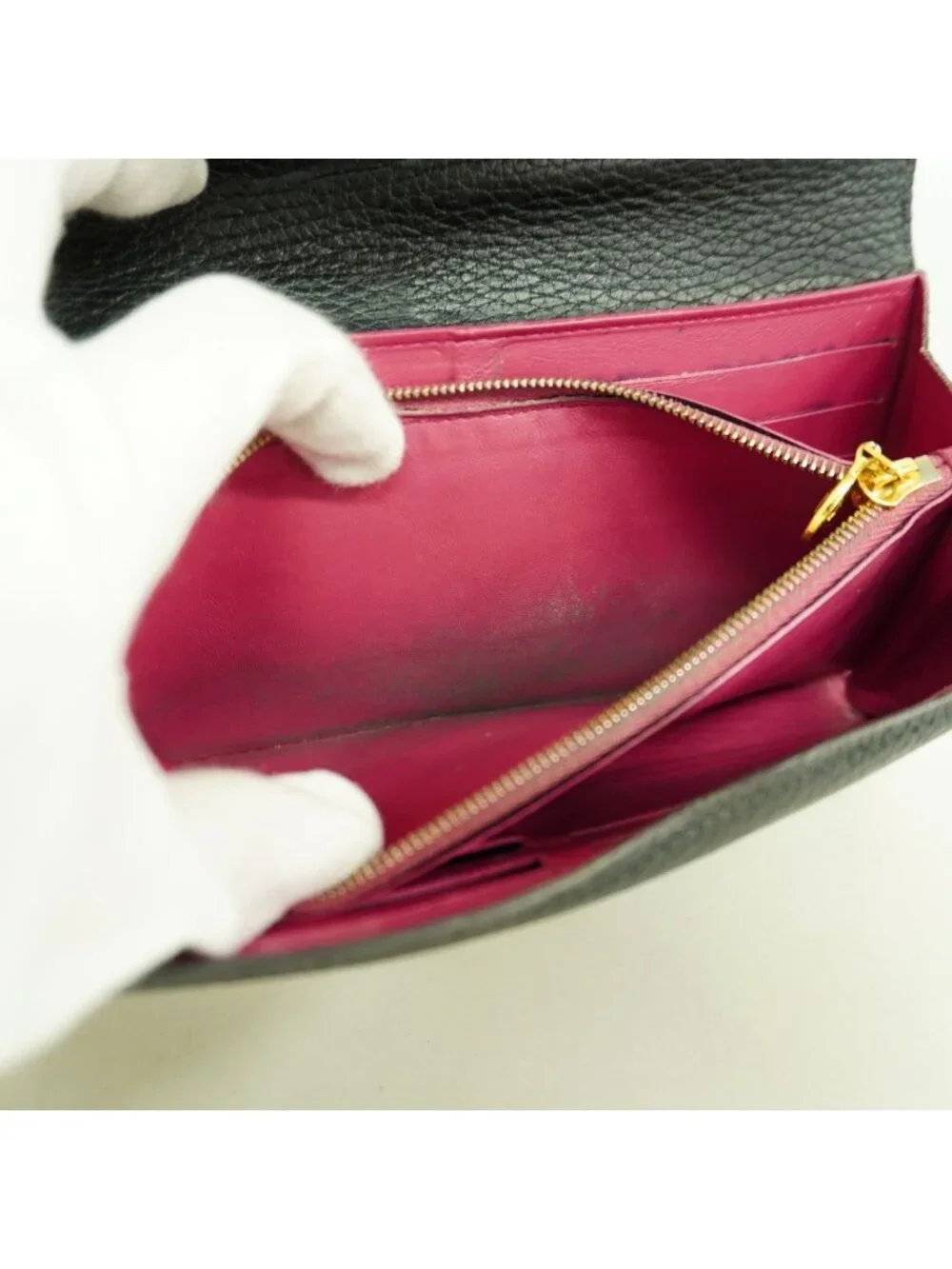 Louis Vuitton Wallet Taurillon Portefeuille Capucines Noir